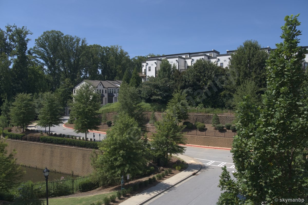 Sony α7R IVA ARW, hillside neighborhood: neutral develop
